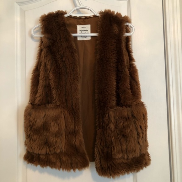 Zara Kids Faux Fur Vest - Size 11/12 kids - Picture 1 of 3